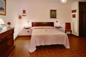 WiFi, bed sheets - Apartment 'Lo Stagno - La Cerretola' with Shared Pool, Shared Garden and Wi-Fi (Città della Pieve)