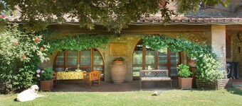 Apartment 'Cotogno - La Cerretola' with Shared Pool, Shared Garden and Wi-Fi