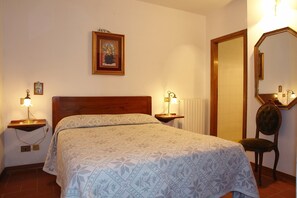 Desk, WiFi, bed sheets - Apartment 'Cotogno - La Cerretola' with Shared Pool, Shared Garden and Wi-Fi (Città della Pieve)