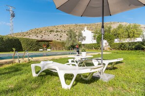 Property grounds - Cubo's Casa Rural El Castillo Cortijo el Puntal / rural / communal pool / large outdoor areas / views / free wifi (Teba)