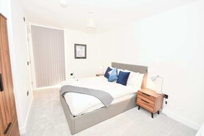 2 bedrooms, iron/ironing board, WiFi, bed sheets - Wonderful 2BED Apartment in Central Manchester (Manchester)