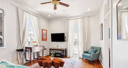 Stylish Freret Street Loft w/Balcony & Parking!