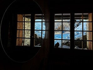 Interior - Chalet Le Moulin - Cozy, view of the Alps, fireplace & large terrace (Vichères)