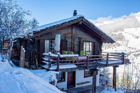 Exterior - Chalet Le Moulin - Cozy, view of the Alps, fireplace & large terrace (Vichères)