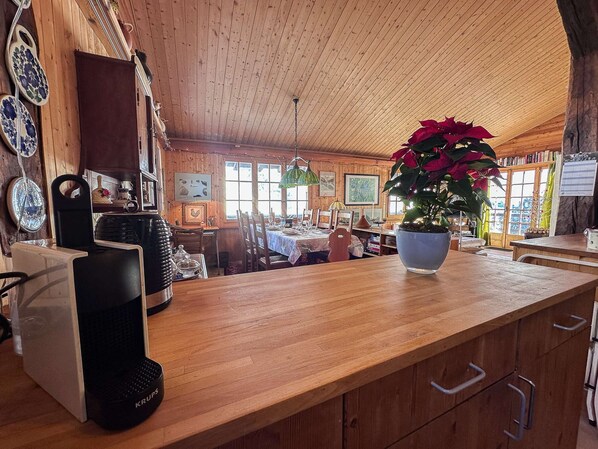 Dining - Chalet Le Moulin - Cozy, view of the Alps, fireplace & large terrace (Vichères)