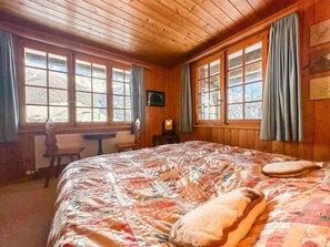 3 dormitorios, tabla de planchar con plancha, wifi y ropa de cama