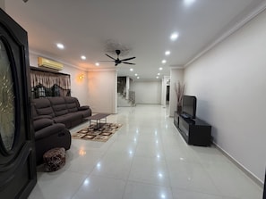 Smart TV - MEGRRAM HOMESTAY (Ipoh)