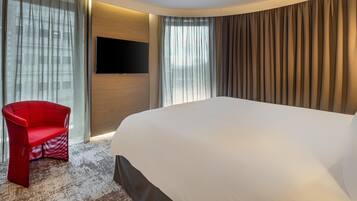 Minibar, in-room safe, desk, laptop workspace