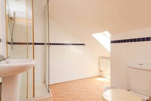Bathroom - Pebbles Guest House - Flat 7 (Southampton)