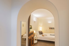 Apartment (1 Bedroom) | 1 bedroom, iron/ironing board, bed sheets - Residenza Art & Design in Como (Como)