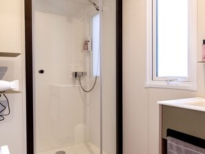 Bathroom - Comfortable mobile home with terrace in Pordic (Pordic)