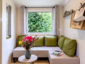 TV - Mobile home with terrace in Pordic for 4 people (Pordic)