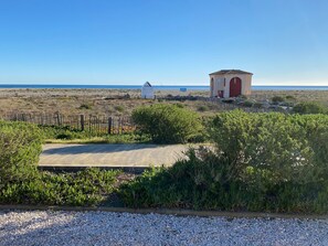 Property grounds - Port Leucate: T2 Mezzanine Villa, A/C, Pets <10kg OK, 5 pers., Seafront, PKG (Port Leucate)