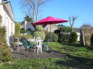 Outdoor dining - Family house 6 pers, garden, Penvins beach 900m, pets allowed (Sarzeau)