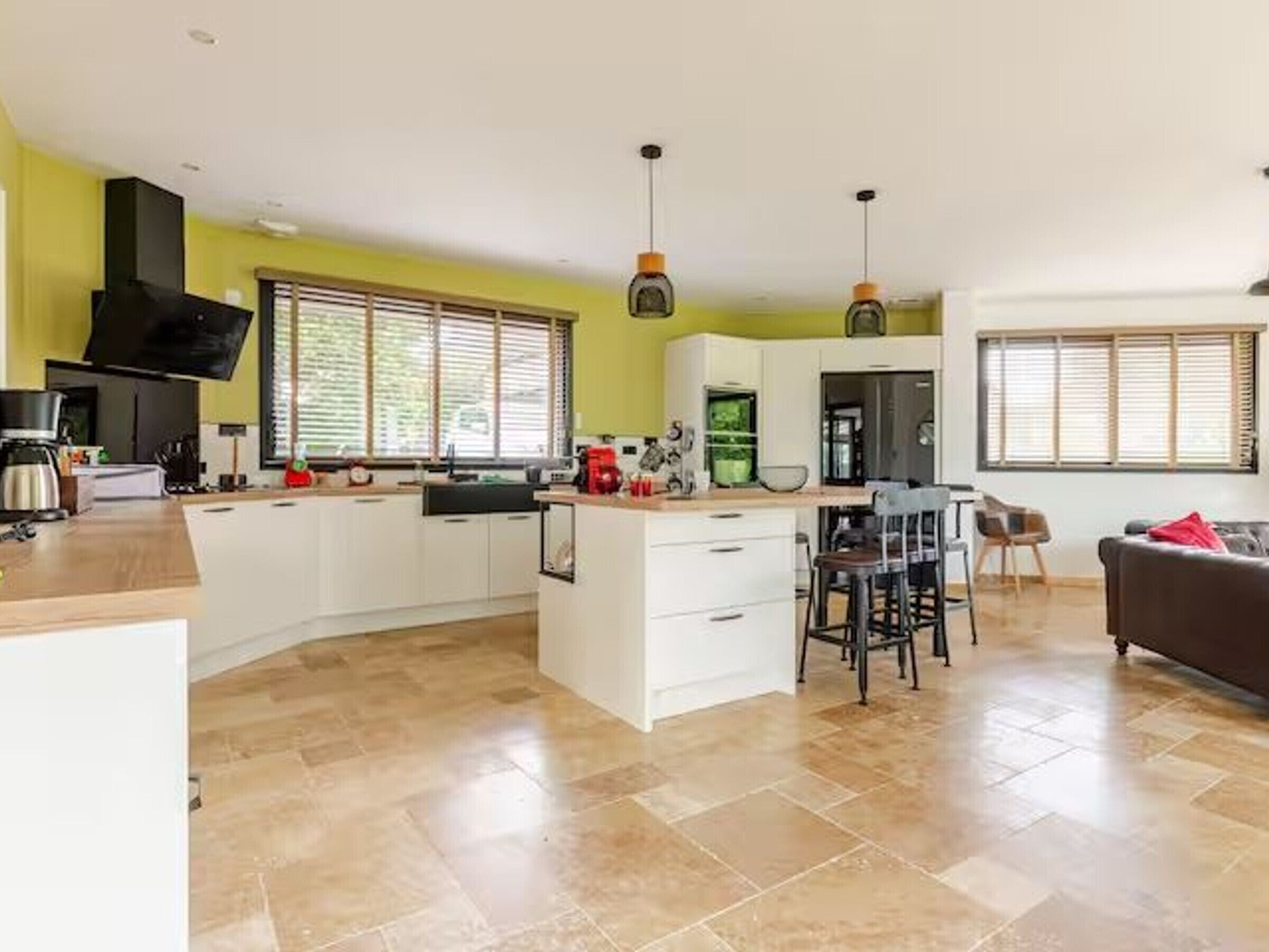 Frigorifero, microonde, forno, lavastoviglie