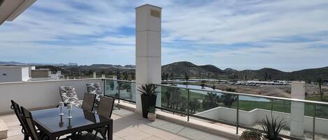 屋外ダイニングエリア