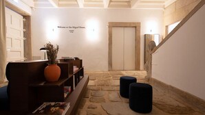 Unclassified image, 3 of 32, button - Ando Living - São Miguel House - 103 (Porto)