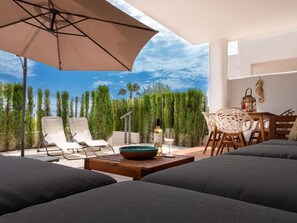Outdoor dining - Luxurious apartment, AC, near beach - 4 guests (San Juan de los Terreros)