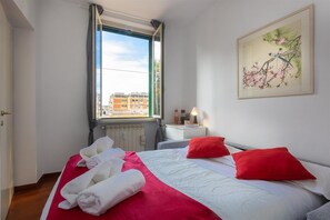 2 habitaciones, tabla de planchar con plancha y wifi gratis 