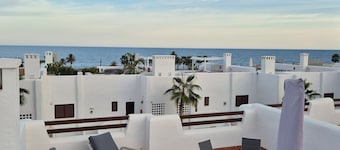 Modern luxurious apartment with air conditioning in San Juan de los Terreros