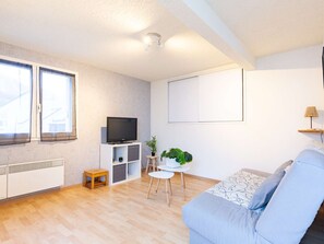 TV - Cozy T2 apartment in St-Lary Soulan with parking - Near cable cars (Saint-Lary-Soulan)