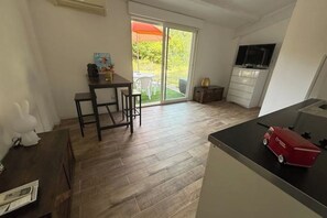 Interior - Maisonnette under the pines - A haven of peace in the heart of nature (La Ciotat)