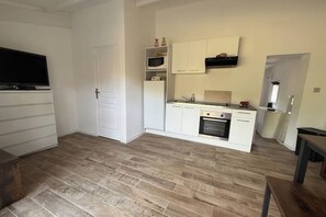 Private kitchen - Maisonnette under the pines - A haven of peace in the heart of nature (La Ciotat)