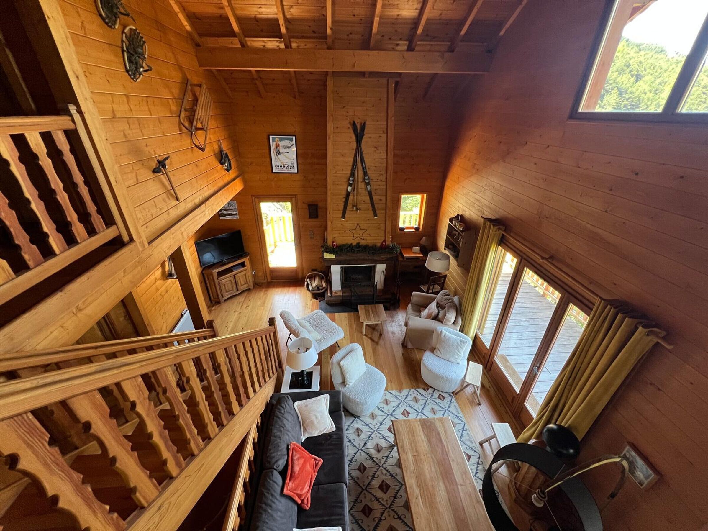 Télévision, cheminée