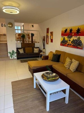 TV - Vila Verde TownHouse T54 by RPG Group (Sal)