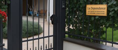 Enceinte de l’hébergement