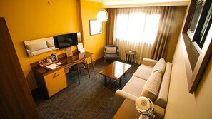 Minibar, desk, laptop workspace, free WiFi - DİASOS OTEL (İzmir)