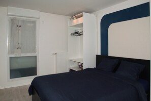 3 chambres, fer et planche à repasser, lit parapluie, Wi-Fi gratuit
