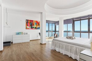 Apartment, 3 Bedrooms, Balcony, Ocean View - Your Dream Escape - Pool, Rooftop & Ocean Views (Mijas)