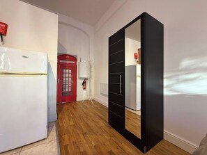 Interior - London Style (7) Apartment (Greater London)