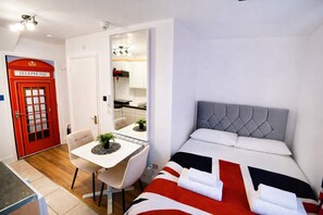 Iron/ironing board, WiFi, bed sheets - Classic London (6) Studio - Hyde Park (Greater London)