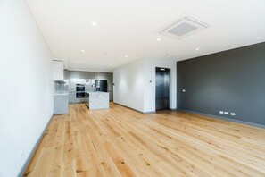Interior - Stunning 3Br new penthouse 15 minute drive to Tullamarine Airport 8km from CBD (Pascoe Vale)