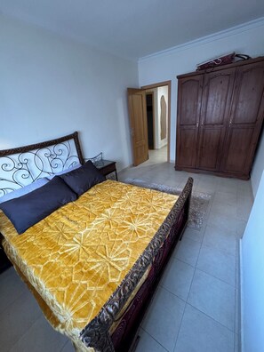 WiFi, bed sheets - 2-bedroom apartment in front of Tangier Stadium nearest stadium residence (Tanger)