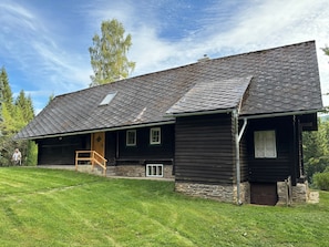 Exterior - Holiday Home 'Lorenzfranzl' with Private Garden and Wi-Fi (Sankt Oswald ob Eibiswald)