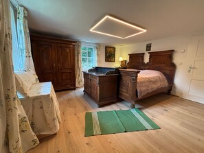 WiFi, bed sheets - Holiday Home 'Lorenzfranzl' with Private Garden and Wi-Fi (Sankt Oswald ob Eibiswald)