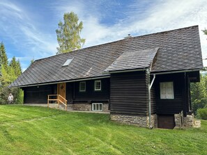 Exterior - Holiday Home 'Lorenzfranzl' with Private Garden and Wi-Fi (Sankt Oswald ob Eibiswald)