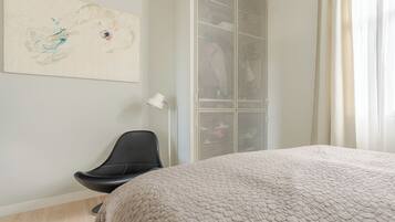 Townhouse Deluks, kolam renang pribadi, pemandangan kota | Seprai antialergi, setrika/meja setrika, dan Wi-Fi gratis