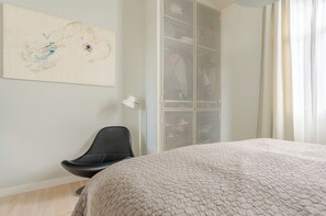 Deluxe-pientalo, yksityinen uima-allas, kaupunkinäköala | Allergiatestatut vuodevaatteet, silitysrauta/-lauta, ilmainen Wi-Fi