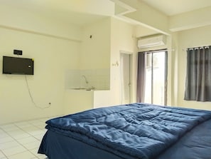 Studio | Bed sheets - Room 88 Kemang View Apartment (Bekasi)