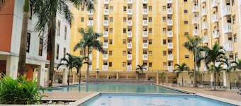 Room 88 Kemang View Apartment