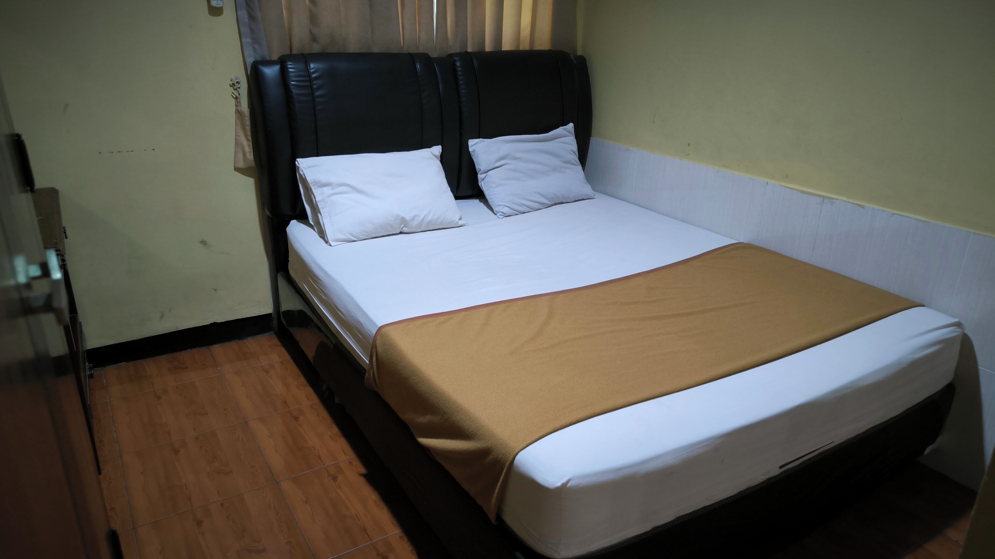 Standard Double Room | Bed sheets