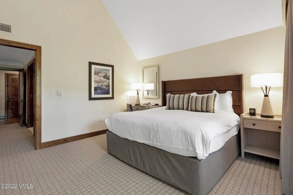 The VUE Charlotte On 5th | Luxury Uptown Charlotte Apartments