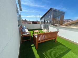 المنطقة المحيطة بالمنشأة