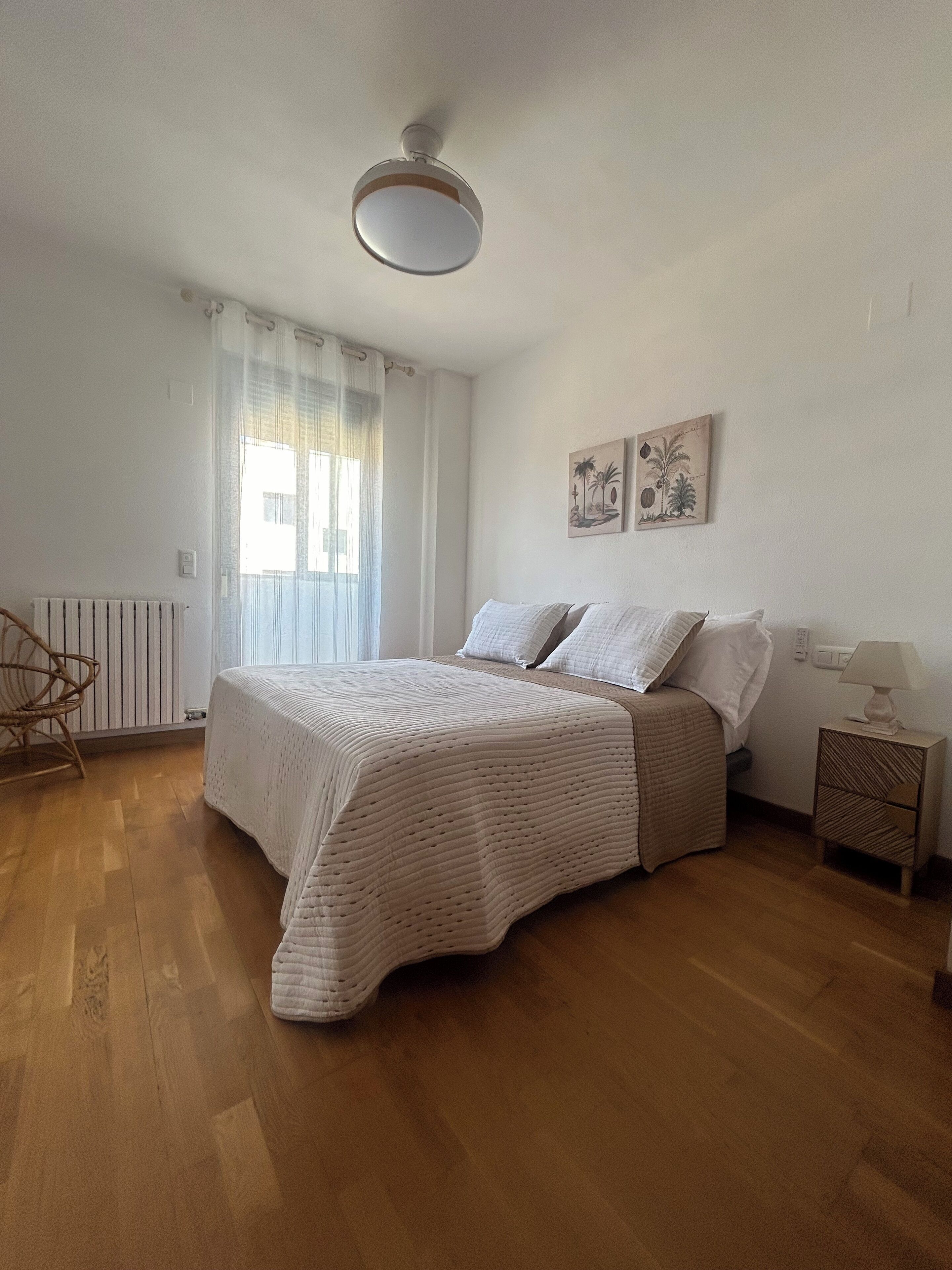 1 chambre, fer et planche à repasser, Wi-Fi gratuit, draps fournis