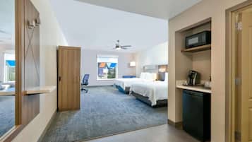 Desk, iron/ironing board, WiFi, bed sheets