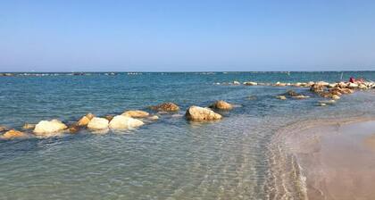 Pet-Friendly Ground Floor and Hot Tub | 250 m from the Sea